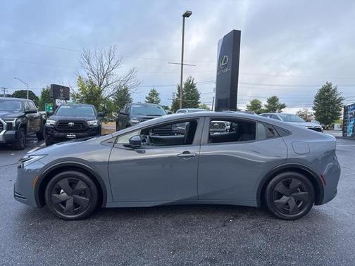 2024 Toyota Prius LE