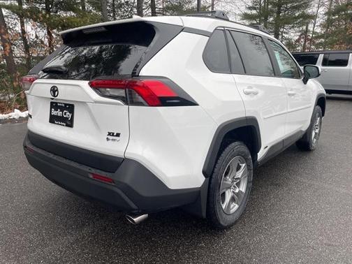 2025 Toyota RAV4 Hybrid XLE