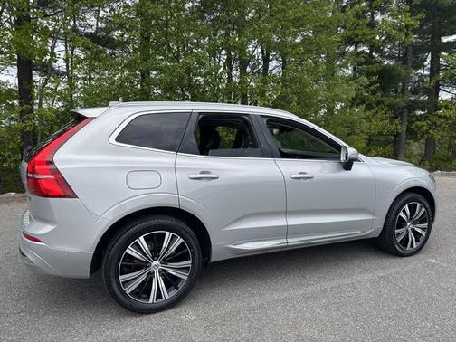 2022 Volvo XC60 B5 Inscription