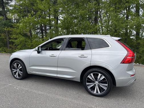2022 Volvo XC60 B5 Inscription