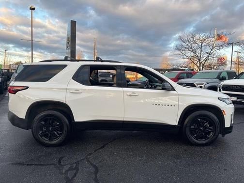 2022 Chevrolet Traverse LS