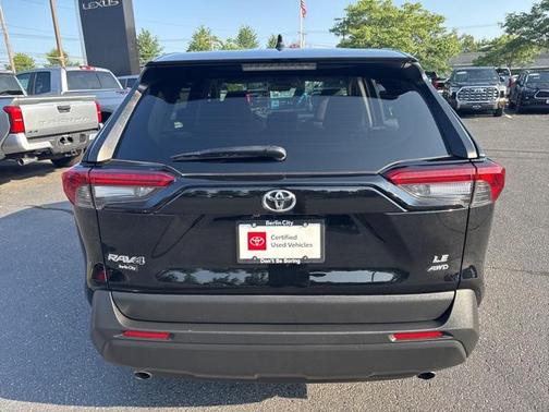 2022 Toyota RAV4 LE