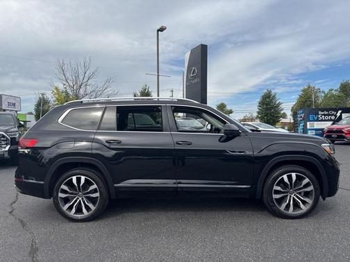 2023 Volkswagen Atlas 3.6L SEL Premium