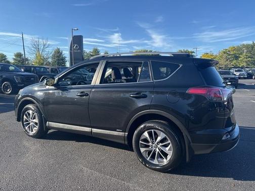 2017 Toyota RAV4 Hybrid XLE