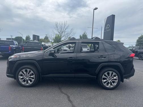 2022 Toyota RAV4 XLE Premium