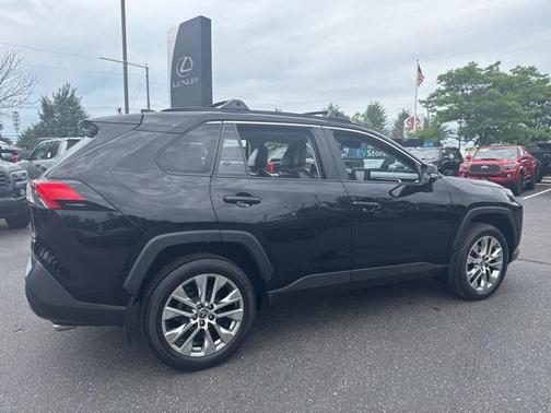 2022 Toyota RAV4 XLE Premium