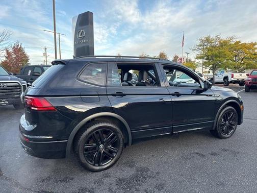 2022 Volkswagen Tiguan 2.0T SE R-Line Black 4MOTION