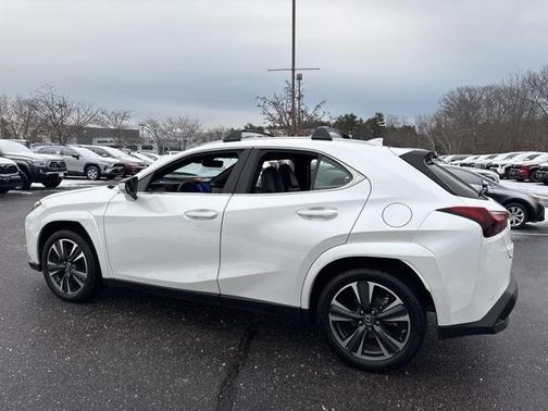 2024 Lexus UX 250h Base