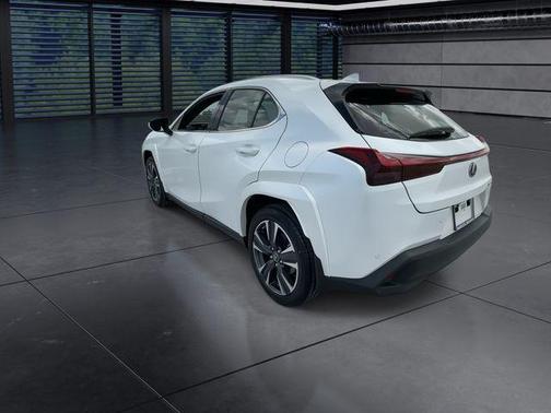 Eminent White Pearl 2024 Lexus UX 250h Base