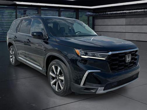 2023 Honda Pilot Touring 8-Passenger