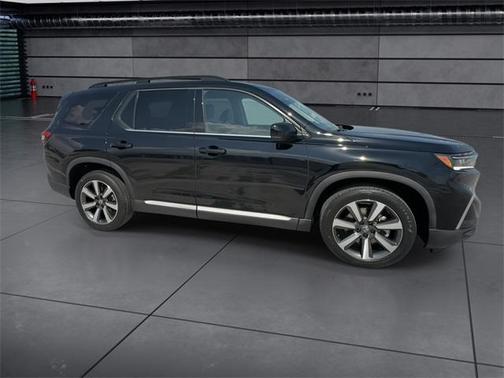 2023 Honda Pilot Touring 8-Passenger