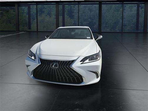 2025 Lexus ES 300h Base