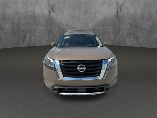2023 Nissan Pathfinder Platinum FWD