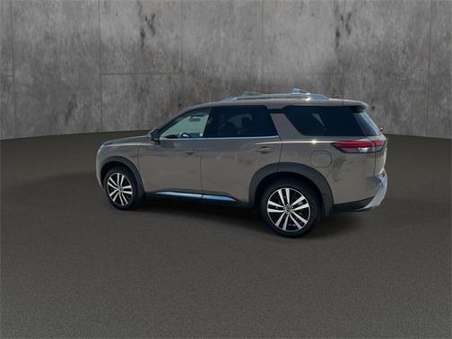 2023 Nissan Pathfinder Platinum FWD