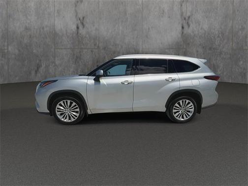 2024 Toyota Highlander Hybrid Platinum