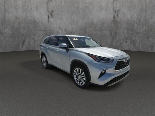 2024 Toyota Highlander Hybrid Platinum