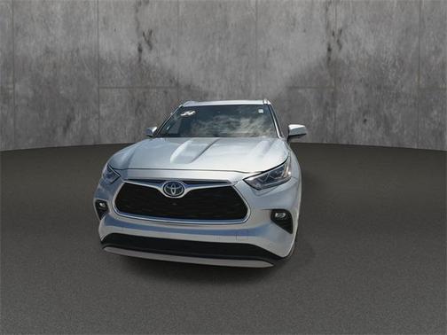 2024 Toyota Highlander Hybrid Platinum