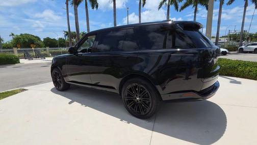 Obsidian Black Metallic 2025 Land Rover Range Rover P400 SE 7 Seat