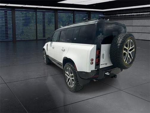2022 Land Rover Defender 110 X-Dynamic SE