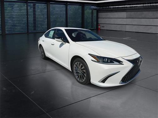 2025 Lexus ES 300h Luxury