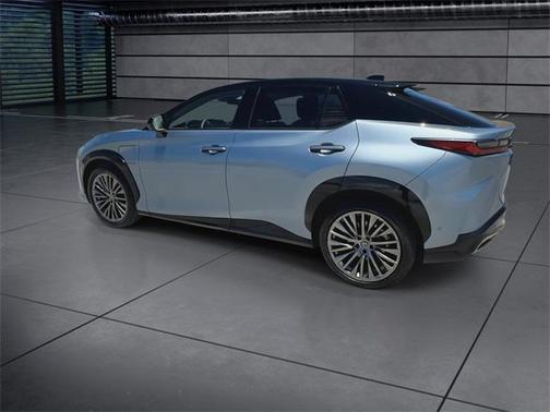 2023 Lexus RZ 450e Luxury