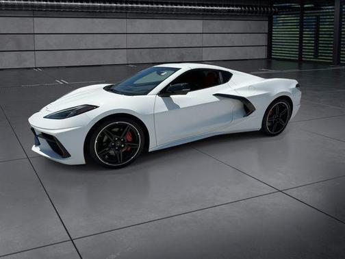 Arctic White 2022 Chevrolet Corvette Stingray w/2LT