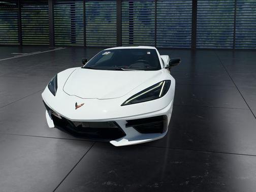 Arctic White 2022 Chevrolet Corvette Stingray w/2LT