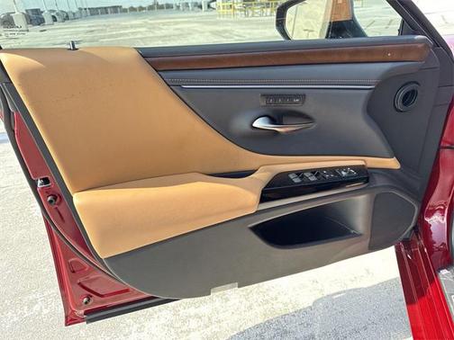 2025 Lexus ES 350 Base