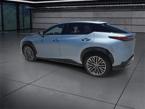2023 Lexus RZ 450e Luxury