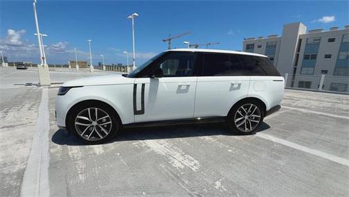2025 Land Rover Range Rover P550e SE