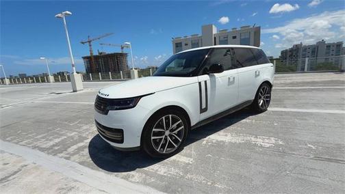 2025 Land Rover Range Rover P550e SE
