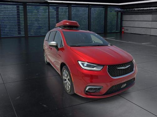 Red Hot Pearlcoat 2025 Chrysler Pacifica L