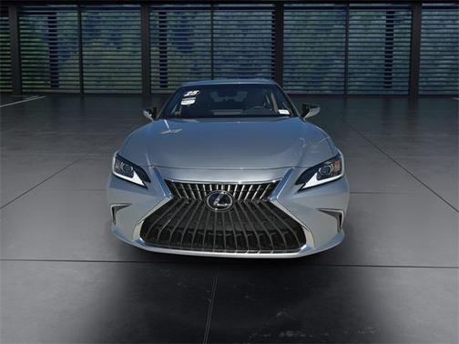 2025 Lexus ES 300h Premium