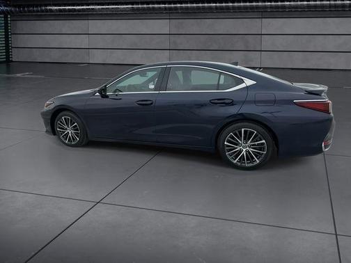 2025 Lexus ES 300h Base