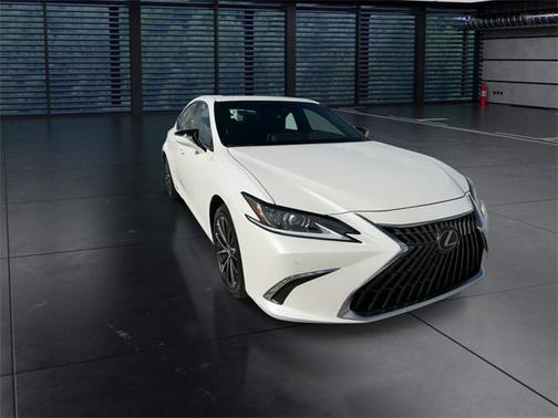 2025 Lexus ES 300h Premium