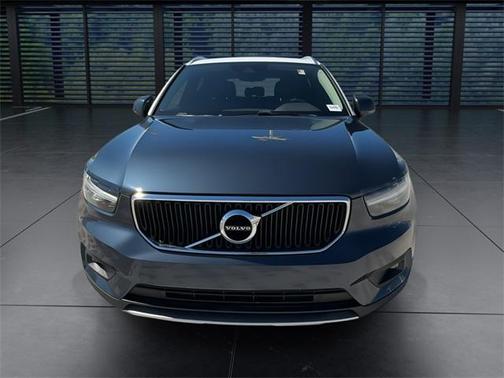 2021 Volvo XC40 T4 Momentum