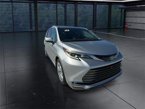 2023 Toyota Sienna Platinum 7 Passenger