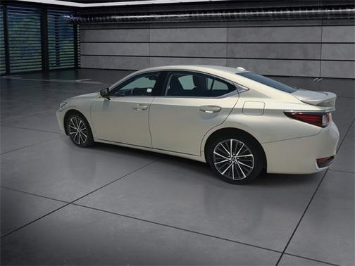 2023 Lexus ES 300h Premium