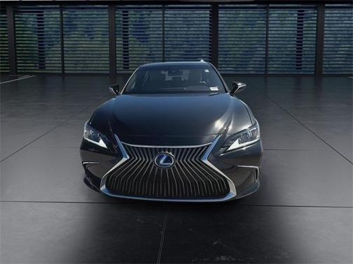 2019 Lexus ES 300h Base