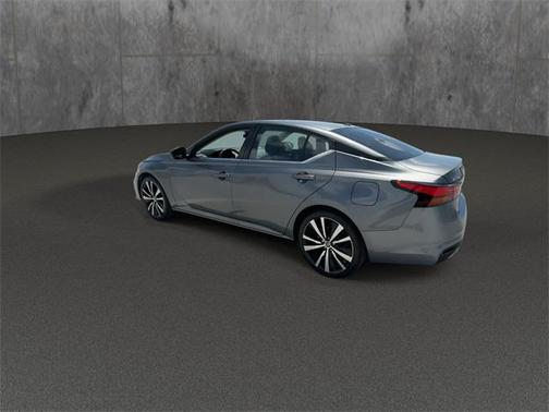 2022 Nissan Altima SR FWD