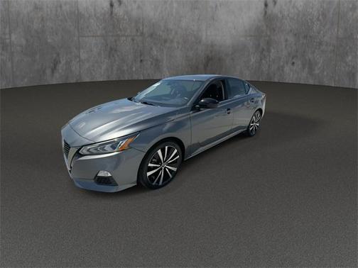 2022 Nissan Altima SR FWD