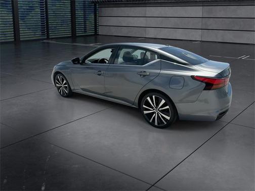2022 Nissan Altima SR FWD