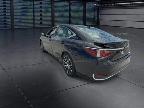 Obsidian 2024 Lexus ES 300h Base