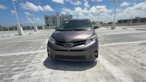 2019 Toyota Sienna XLE Premium