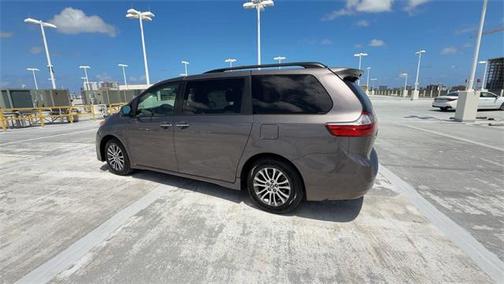 2019 Toyota Sienna XLE Premium