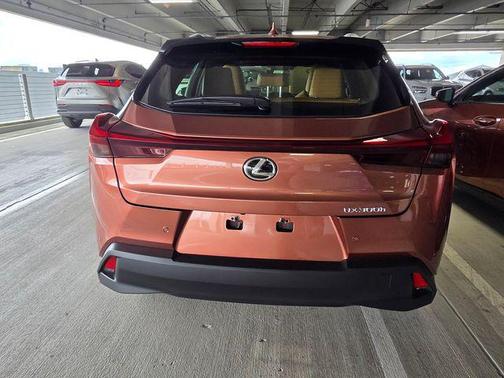 Copper Crest 2025 Lexus UX 300h Premium