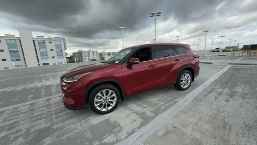 Ruby Flare Pearl 2026 Toyota Highlander Hybrid Limited