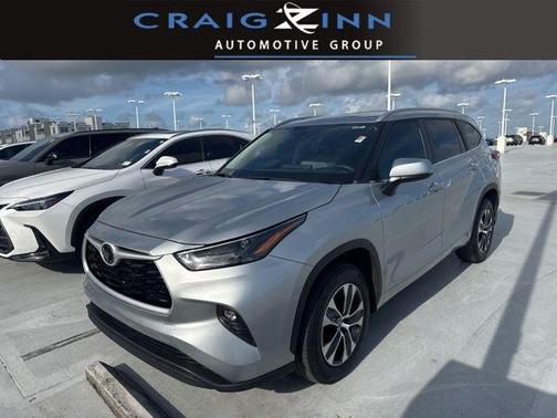 Celestial Silver Metallic 2023 Toyota Highlander XLE