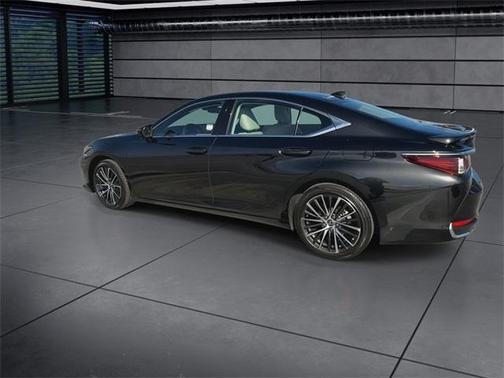 2024 Lexus ES 300h Premium