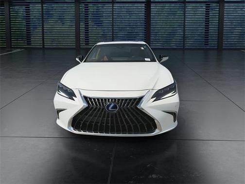 2022 Lexus ES 300h Ultra Luxury